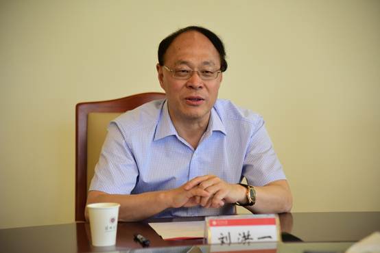 說明: C:\Users\lenovo\Desktop\20180726盧成燕任深圳大學黨委副書記紀委書記\DSW_3455.JPG