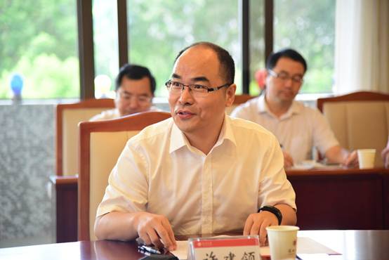 說明: C:\Users\lenovo\Desktop\20180726盧成燕任深圳大學黨委副書記紀委書記\DSW_3443.JPG